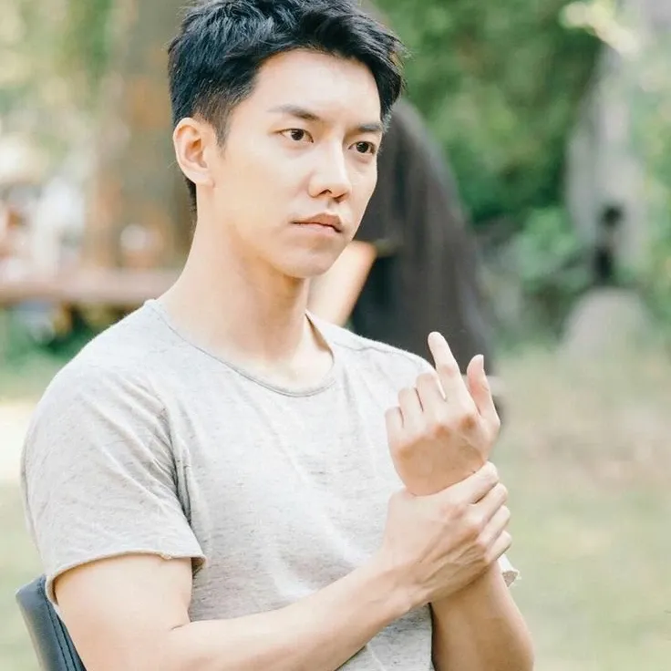 イ・スンギの最近の活動ショット