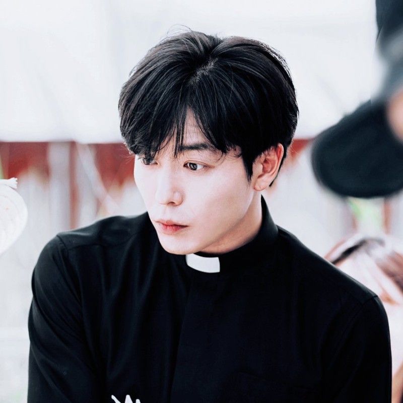 A moment captured by a fan of Kim Jaewook