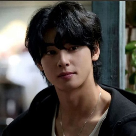 Recent activity shot of Cha Eunwoo