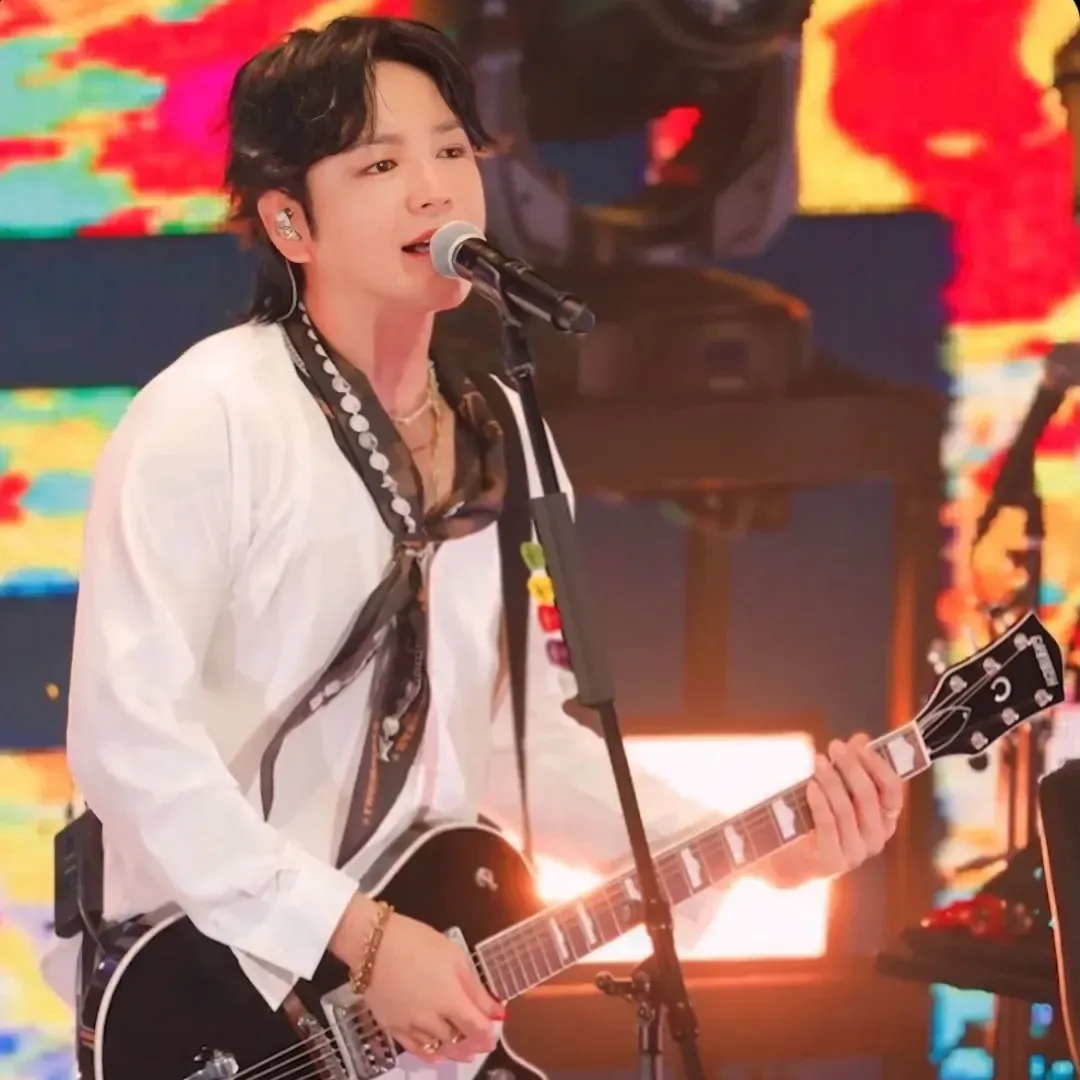 A moment captured by a fan of Jang Geunsuk