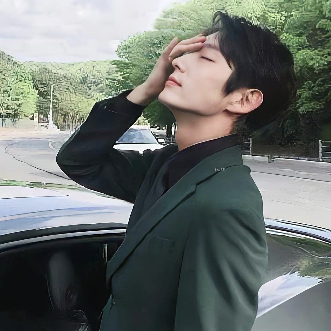 Behind-the-scenes cut of Lee Joongi