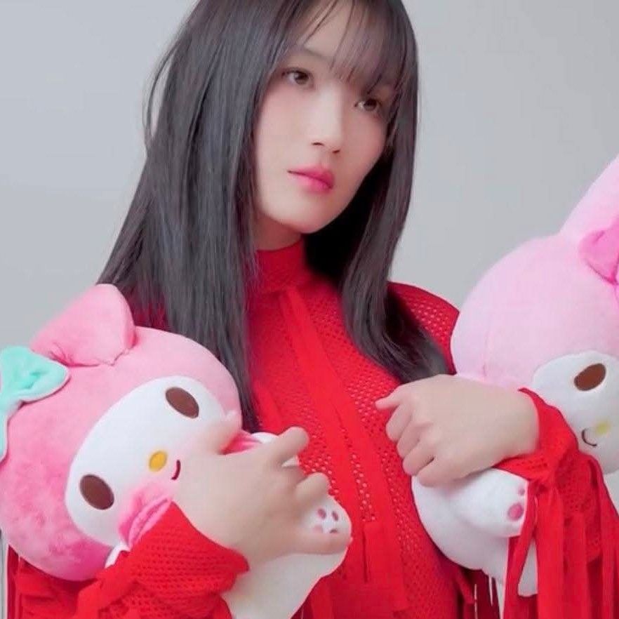 Behind-the-scenes cut of Kim Hyeyoon