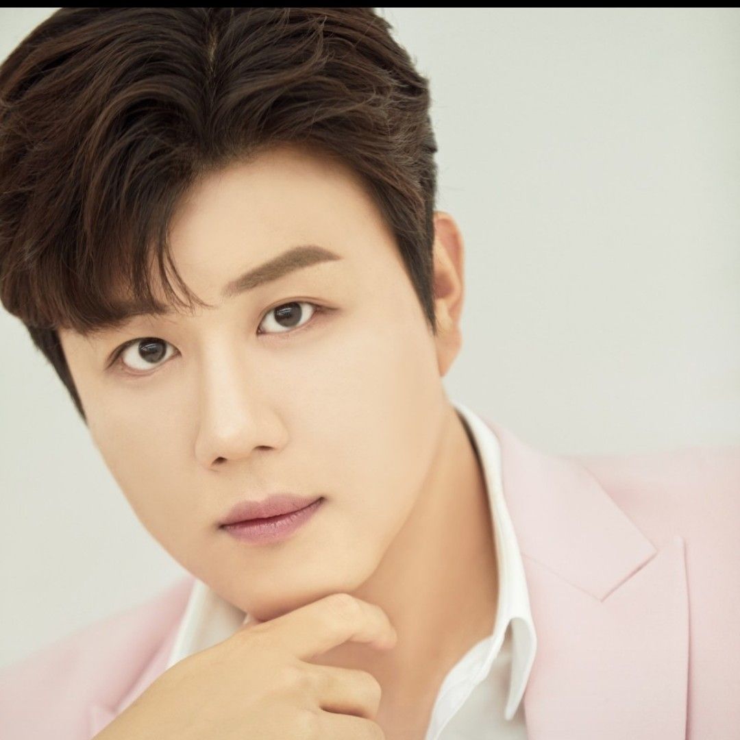 Recent activity shot of Jin Haesung