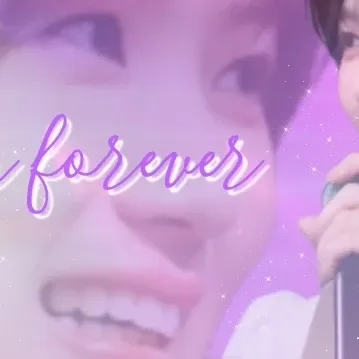김혜윤 최근 활동샷