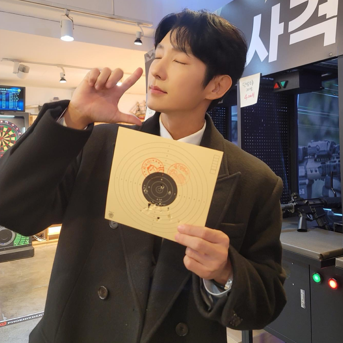 Behind-the-scenes cut of Lee Joongi