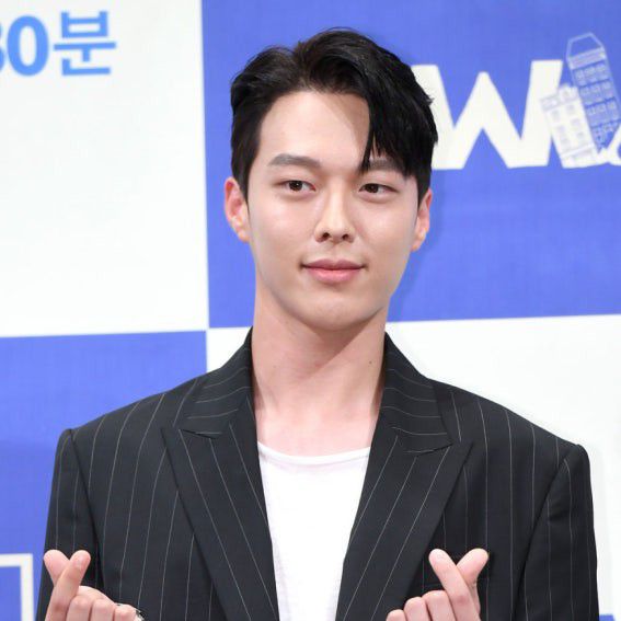 Behind-the-scenes cut of Jang Kiyong