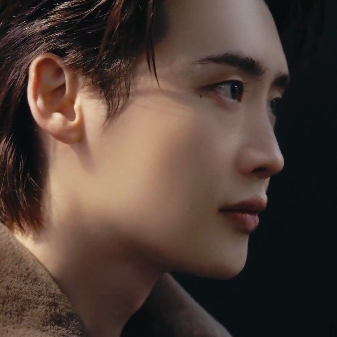 Latest photo of Lee Jongsuk