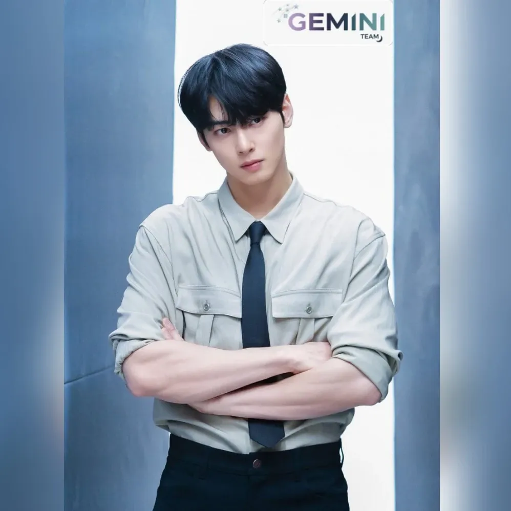 Behind-the-scenes cut of Cha Eunwoo