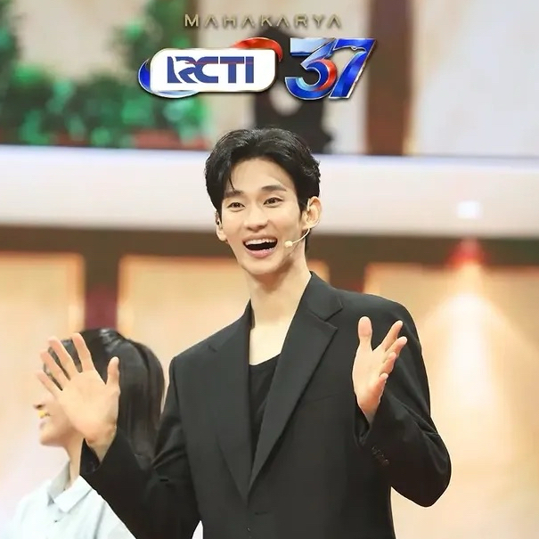 A moment captured by a fan of Kim Soohyun