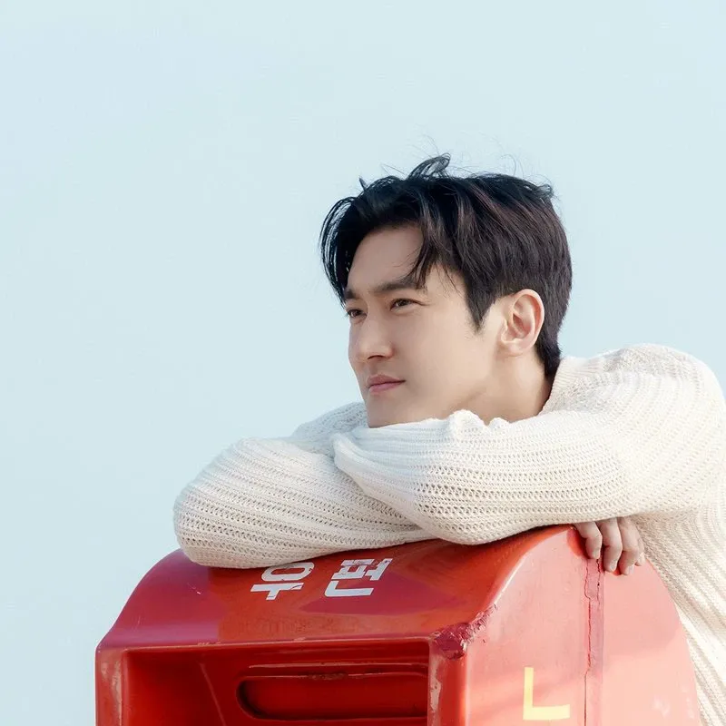 Behind-the-scenes cut of Choi Siwon