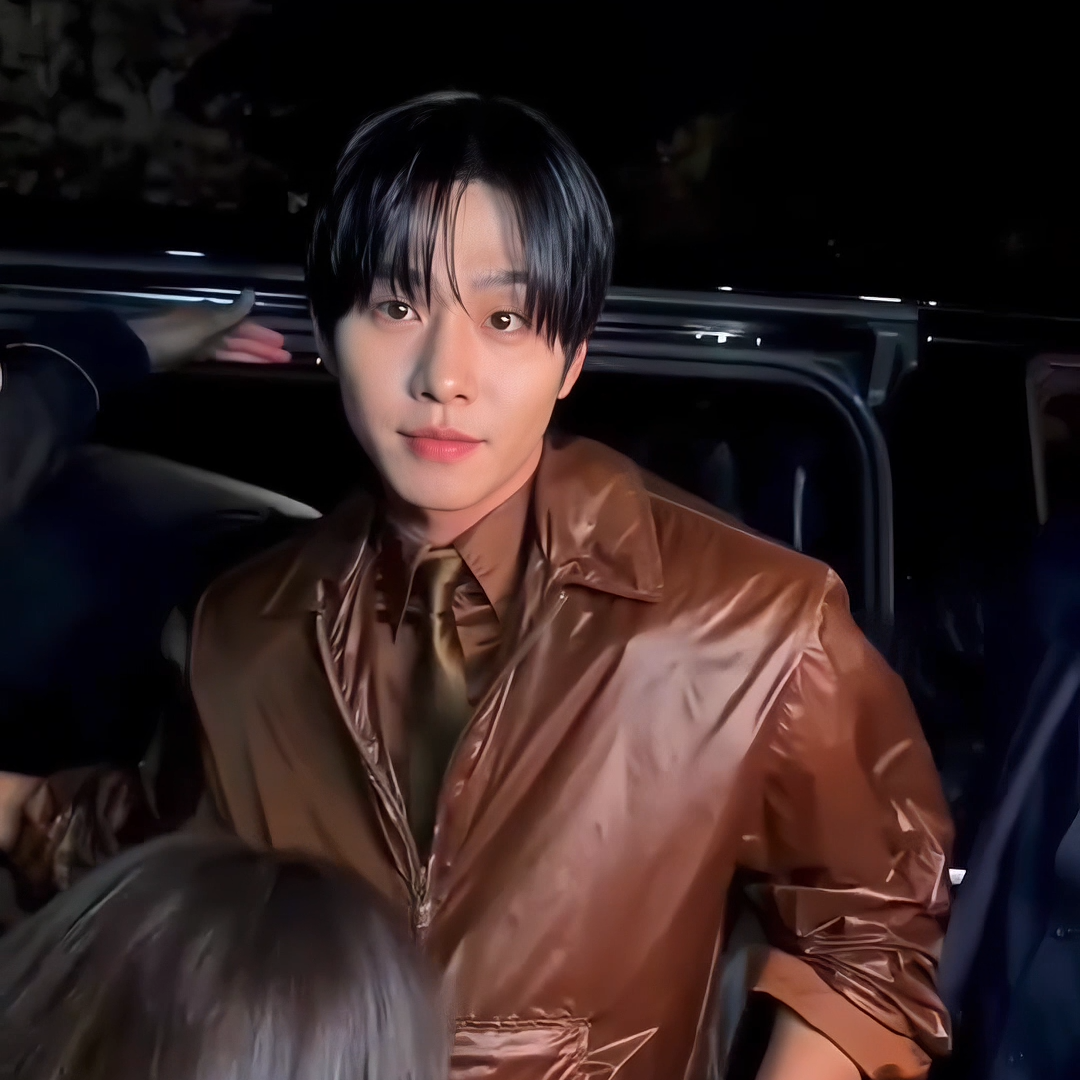 粉丝拍下的安孝燮瞬间