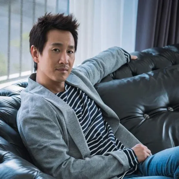 Recent activity shot of Lee Sunkyun
