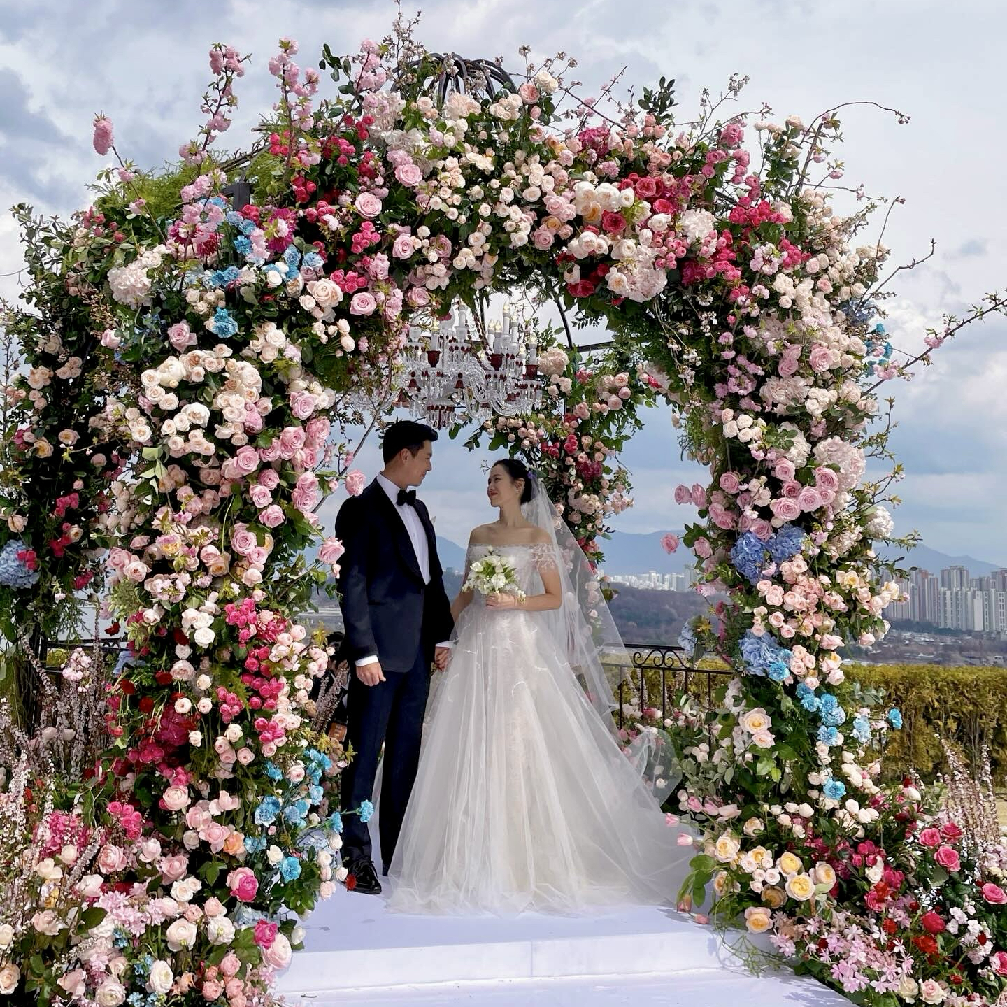 Foto kegiatan terbaru dari Hyun Bin