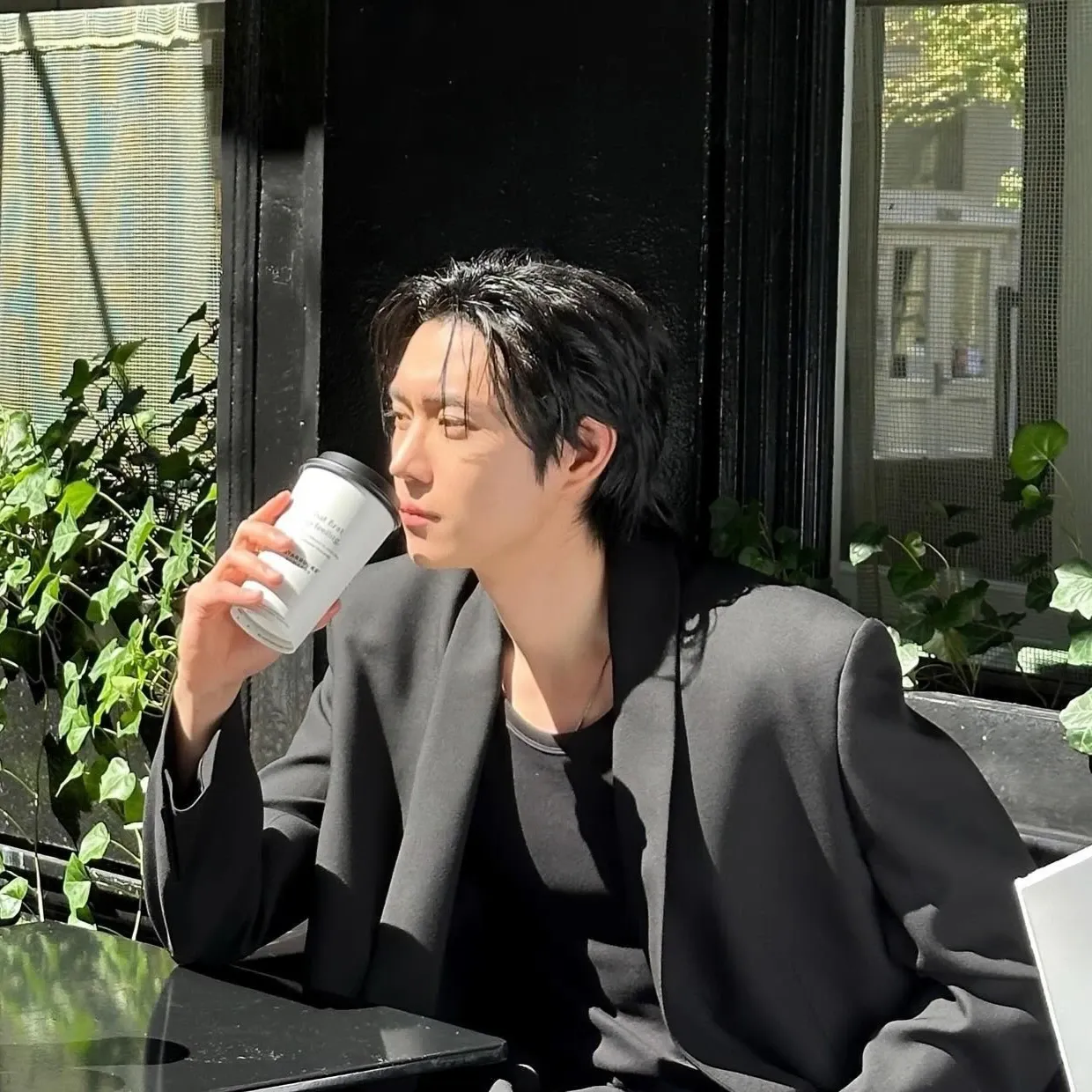 Behind-the-scenes cut of Kim Youngdae