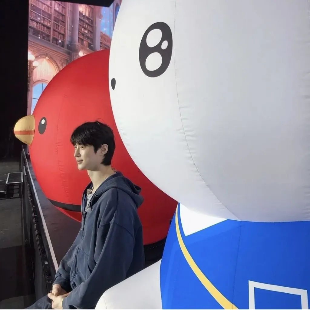 Behind-the-scenes cut of Byeon Wooseok
