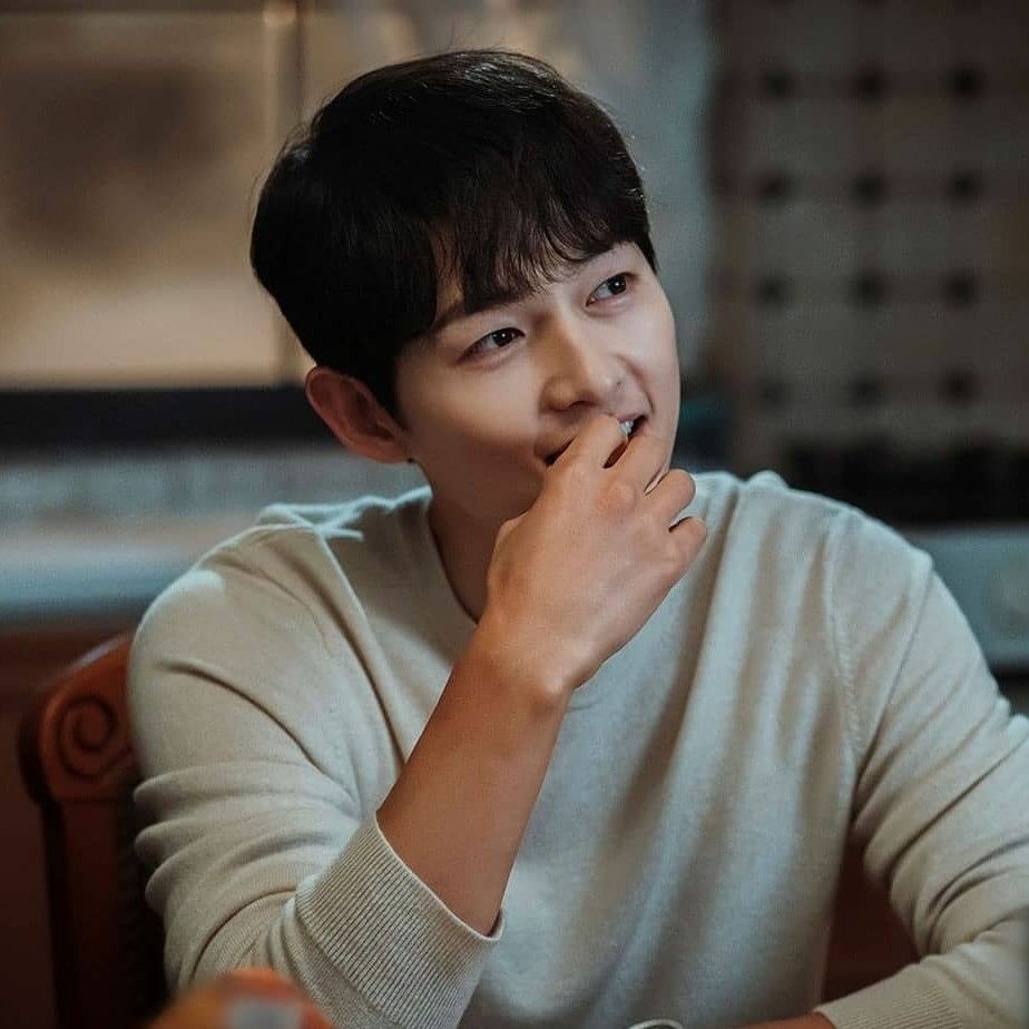 A moment captured by a fan of Song Joongki