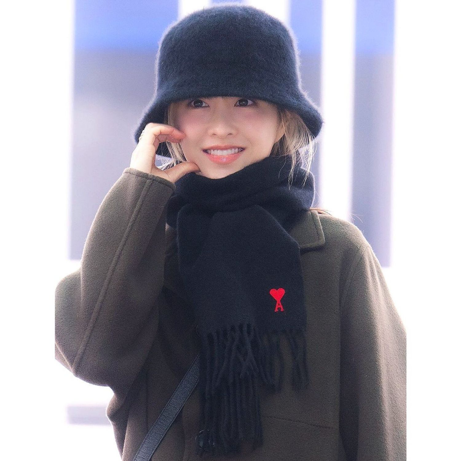 Behind-the-scenes cut of Park Boyoung