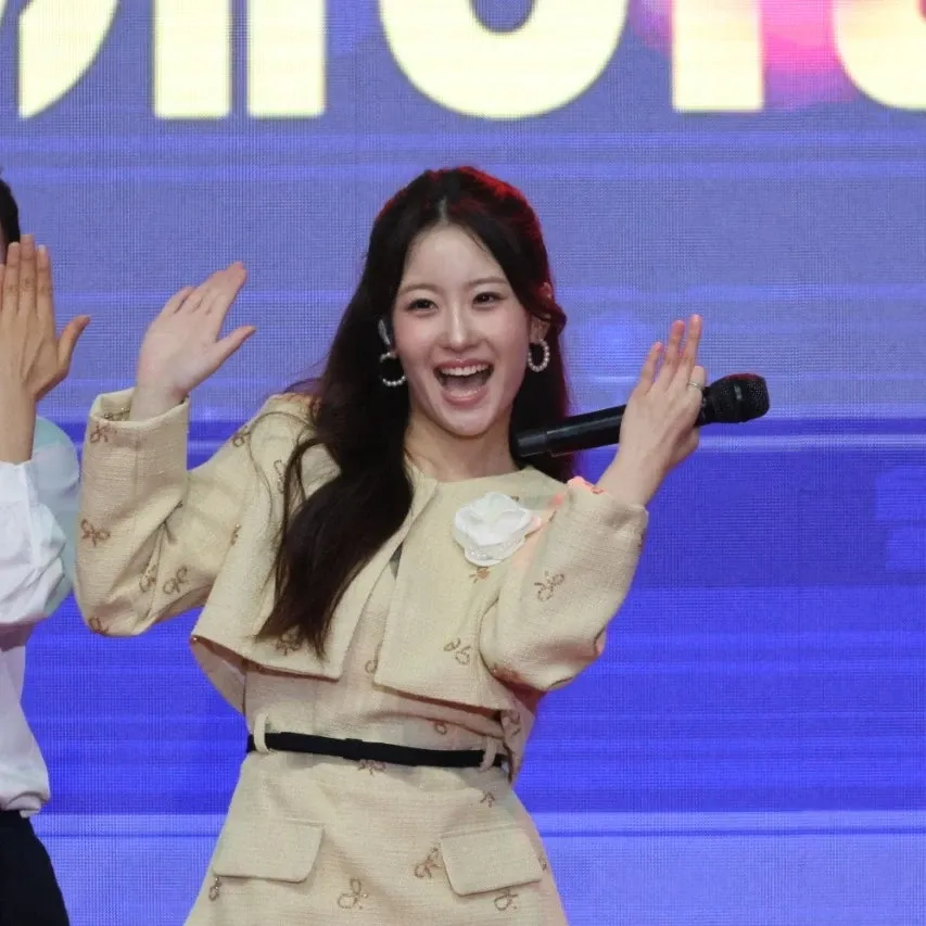 Behind-the-scenes cut of Oh Yujin