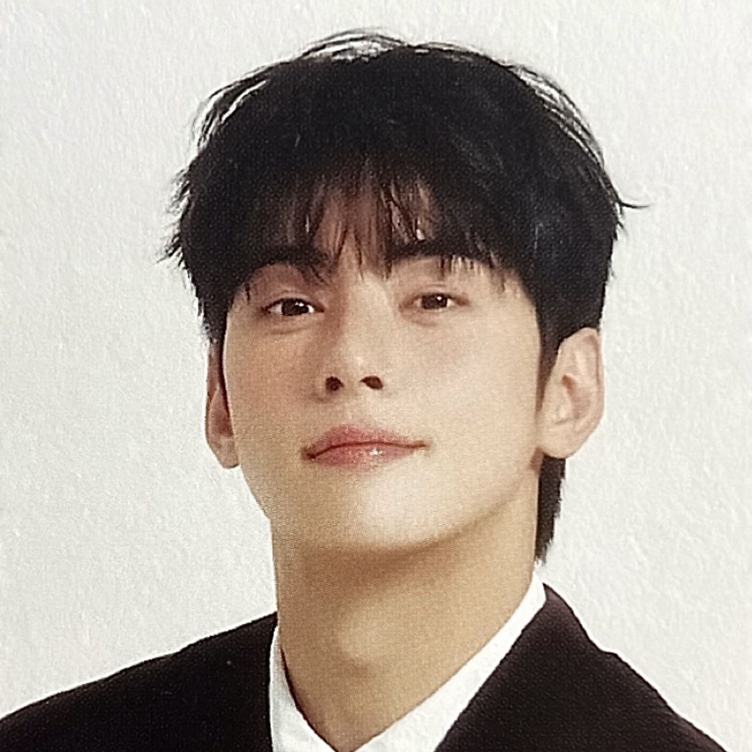 Latest photo of Cha Eunwoo