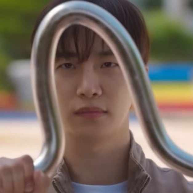 イ・ジュノの最近の活動ショット