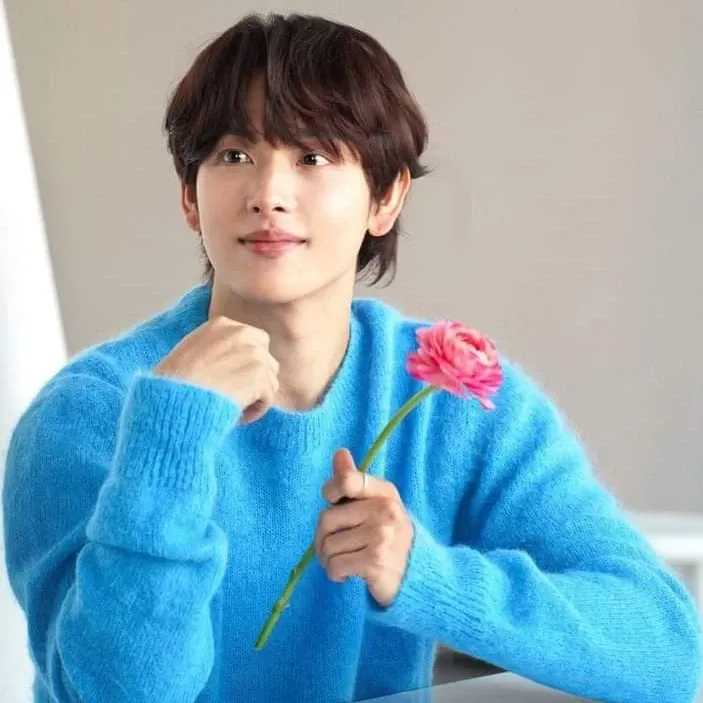 Latest photo of Yim Siwan