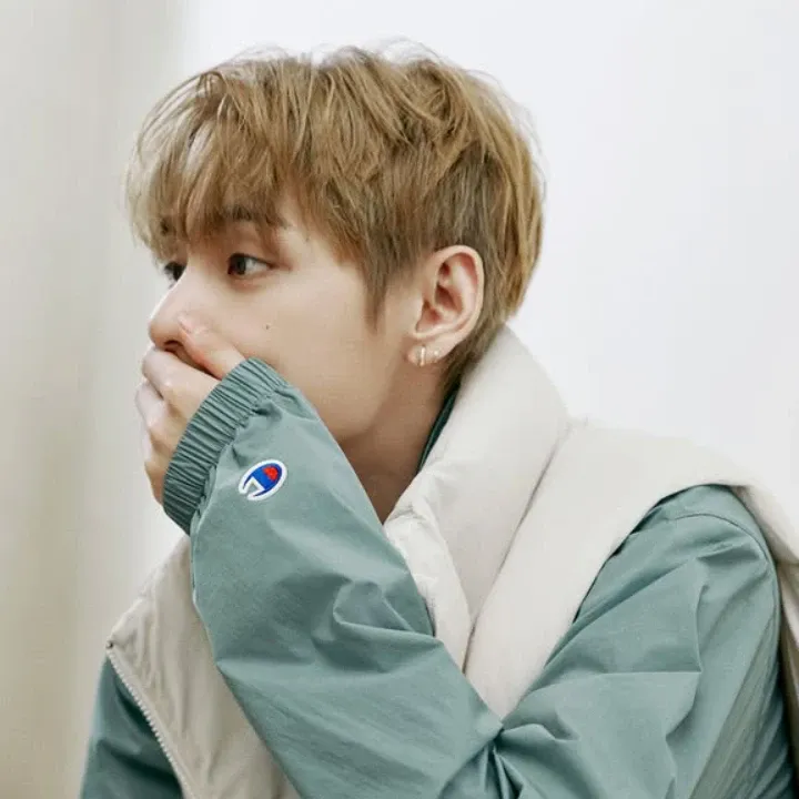 Recent activity shot of Kim Taehyung (V)