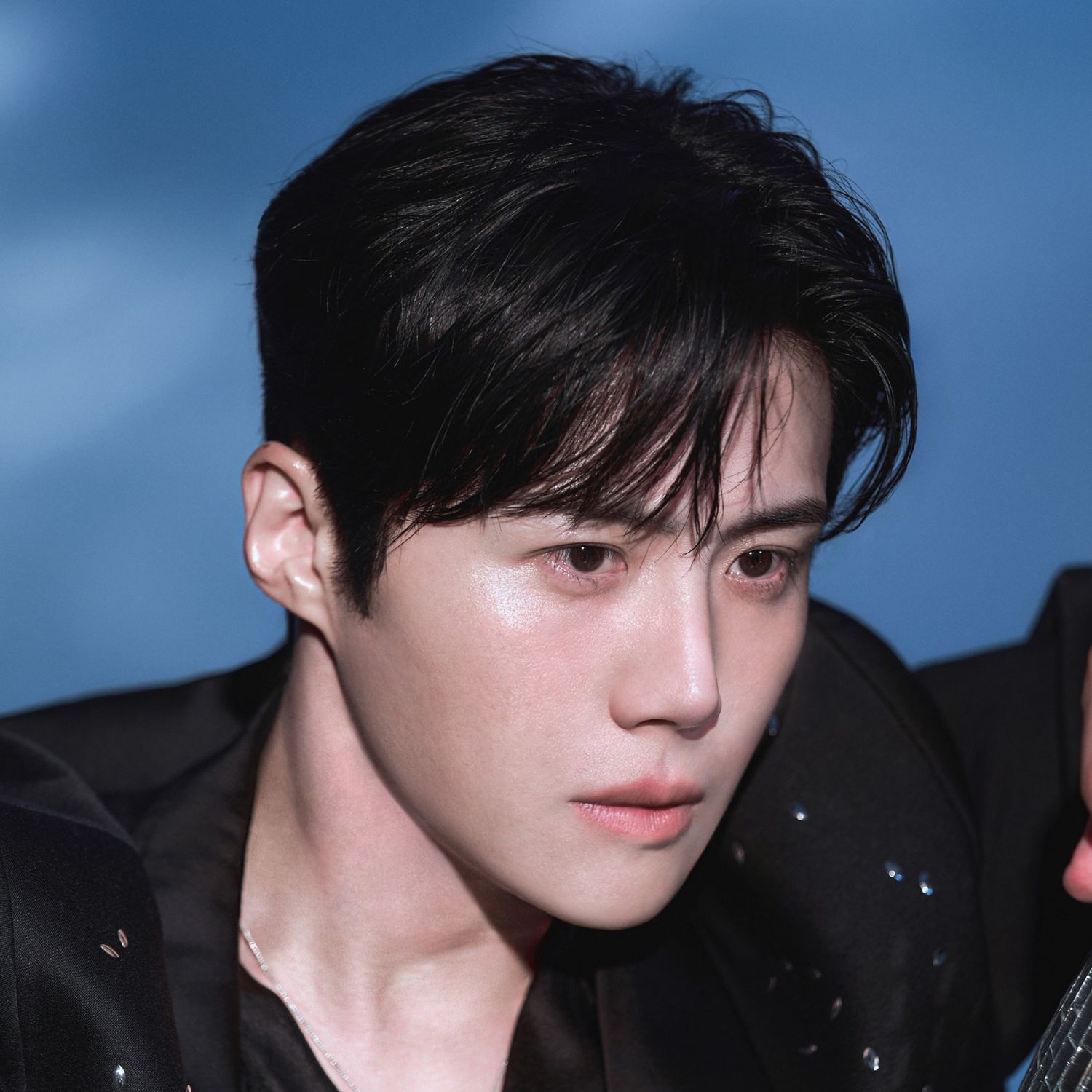 粉絲拍下的金宣虎瞬間