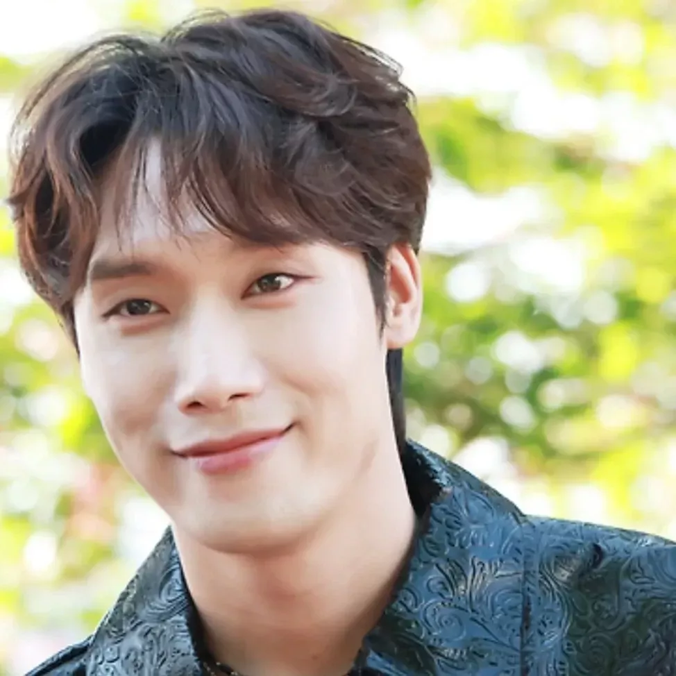 Behind-the-scenes cut of Choi Woojin