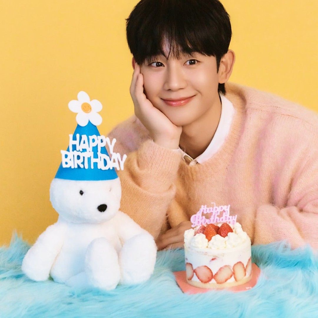 Latest photo of Jung Haein