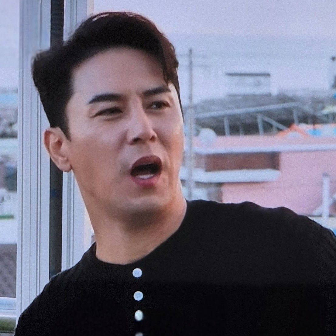 チャン・ミンホの最近の活動ショット