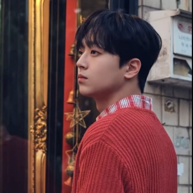 Foto kegiatan terbaru dari Lee Chanwon