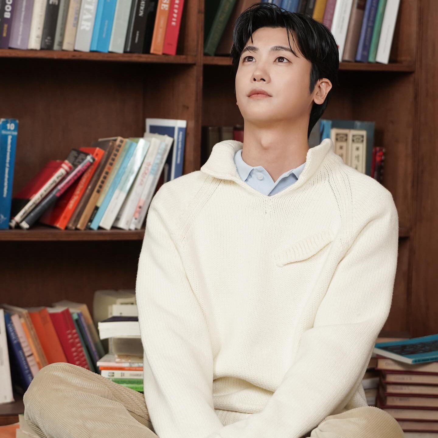 Behind-the-scenes cut of Park Hyungsik