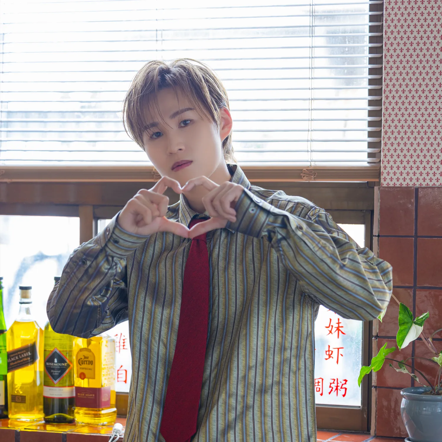 Behind-the-scenes cut of Kim Heejae