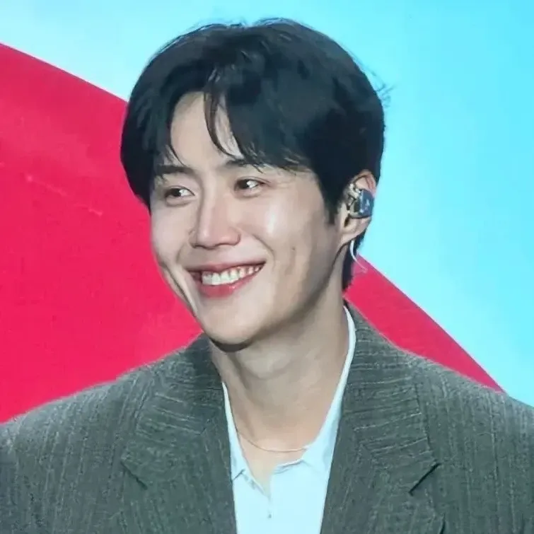 Latest photo of Kim Seonho