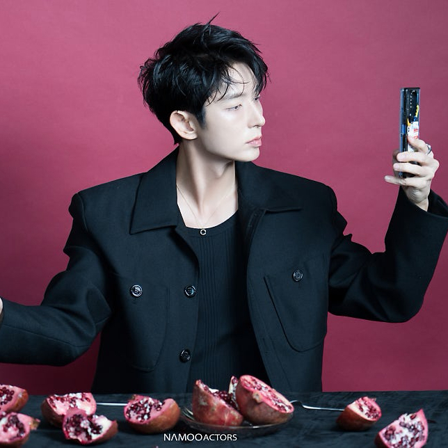Behind-the-scenes cut of Lee Joongi