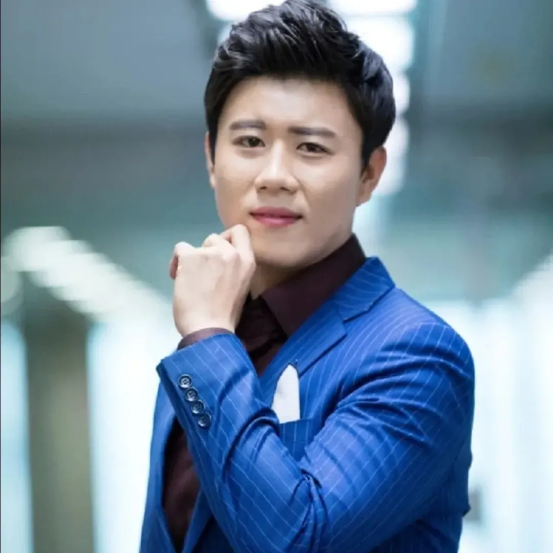 Recent activity shot of Jin Haesung