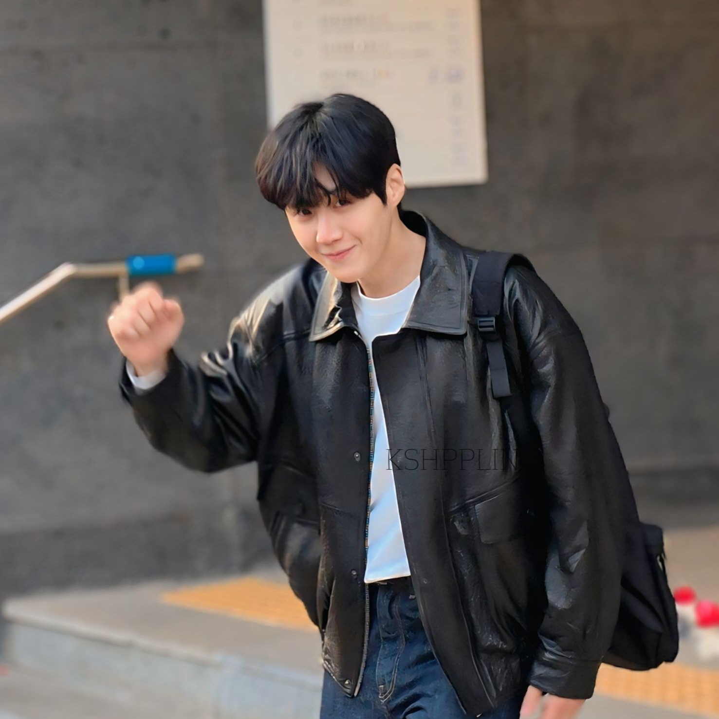 Behind-the-scenes cut of Kim Seonho