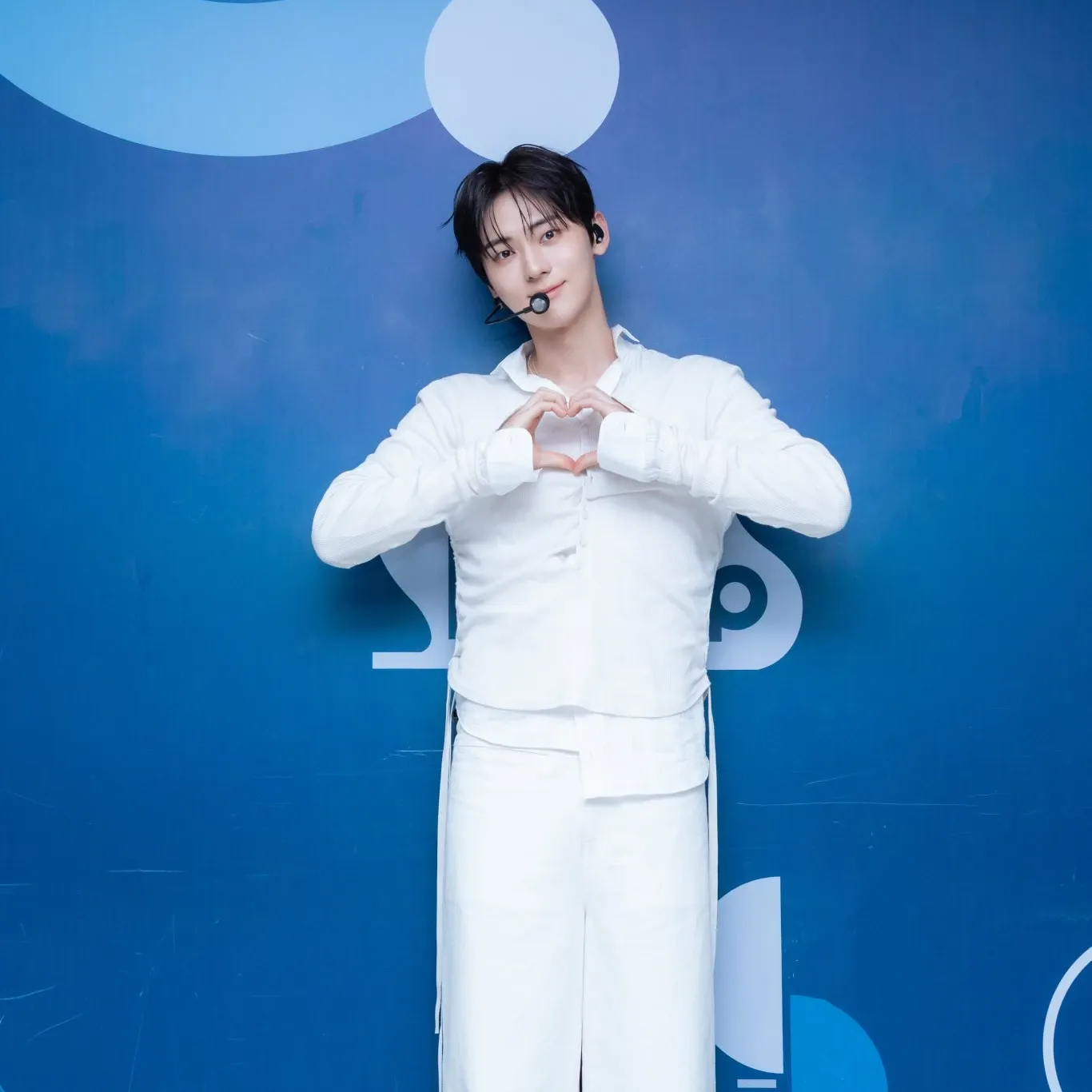Latest photo of Hwang Minhyun