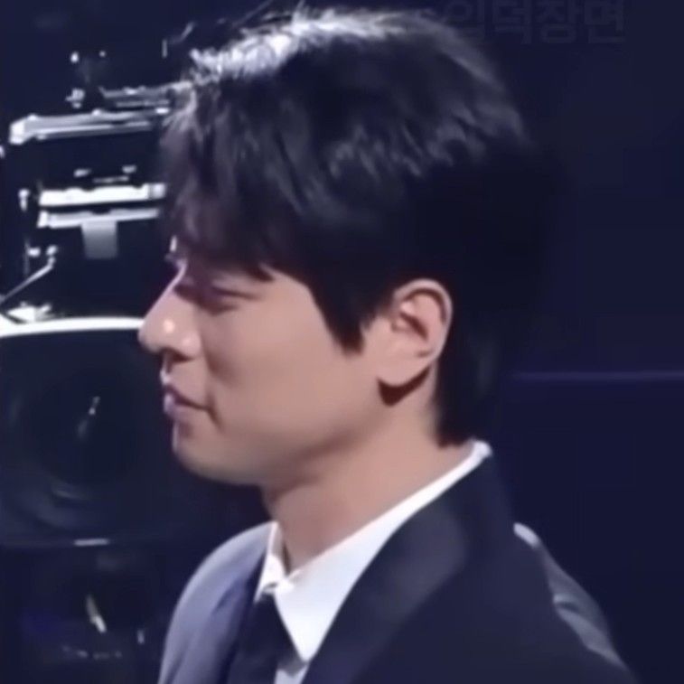 A moment captured by a fan of Park Jeongmin