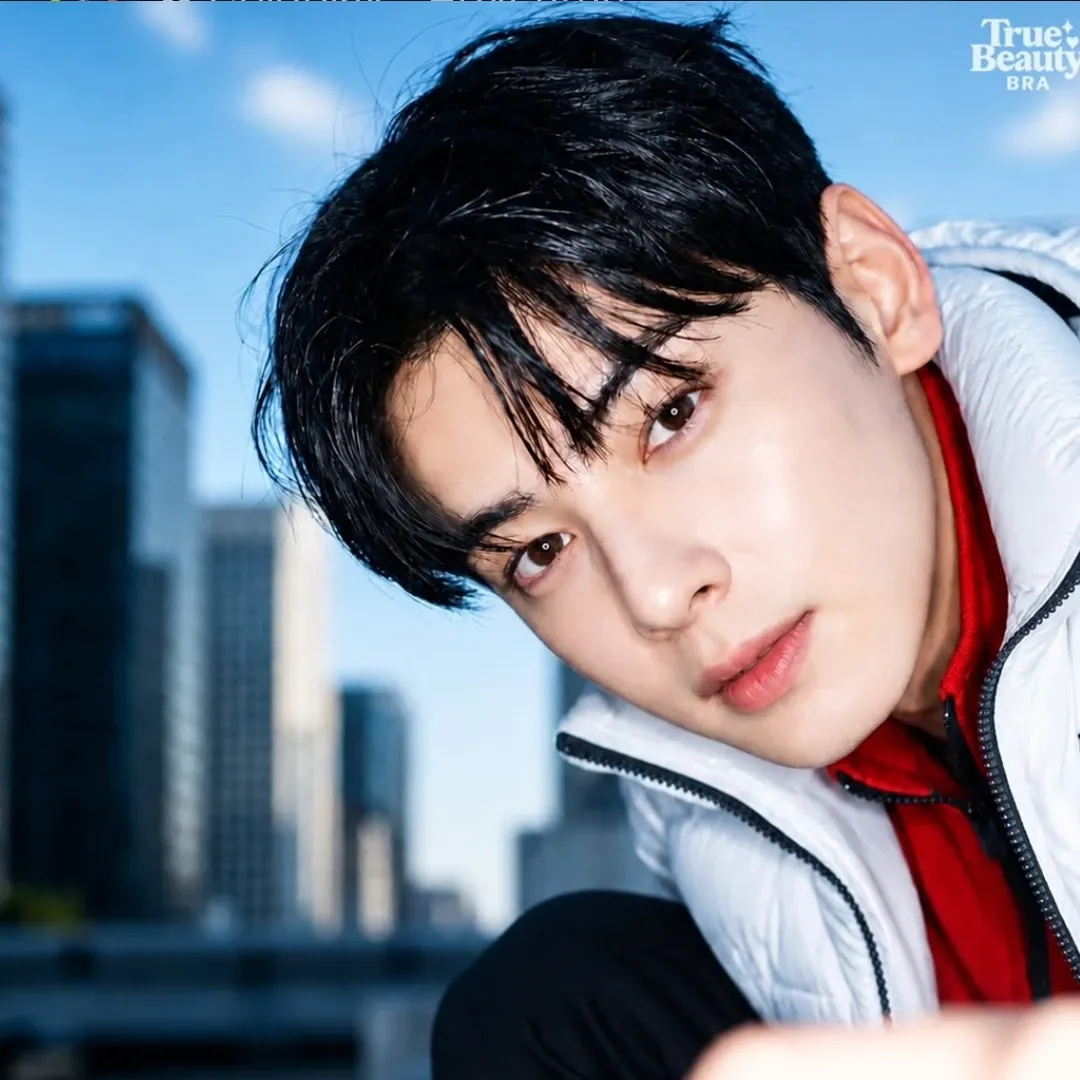 Latest photo of Cha Eunwoo