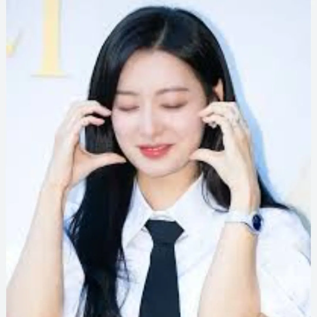 Recent activity shot of Kim Jiwon