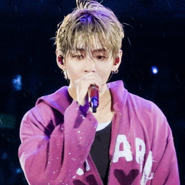 Latest photo of Kim Taehyung (V)