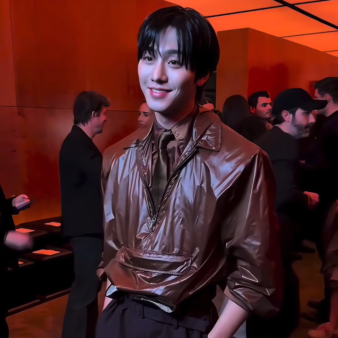 粉絲拍下的安孝燮瞬間