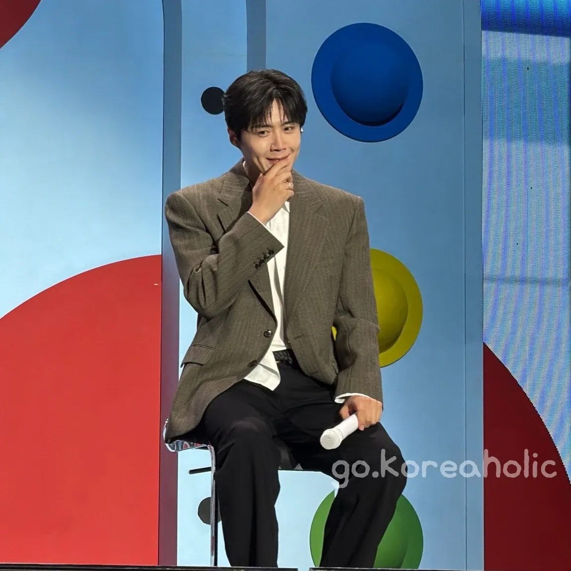 A moment captured by a fan of Kim Seonho