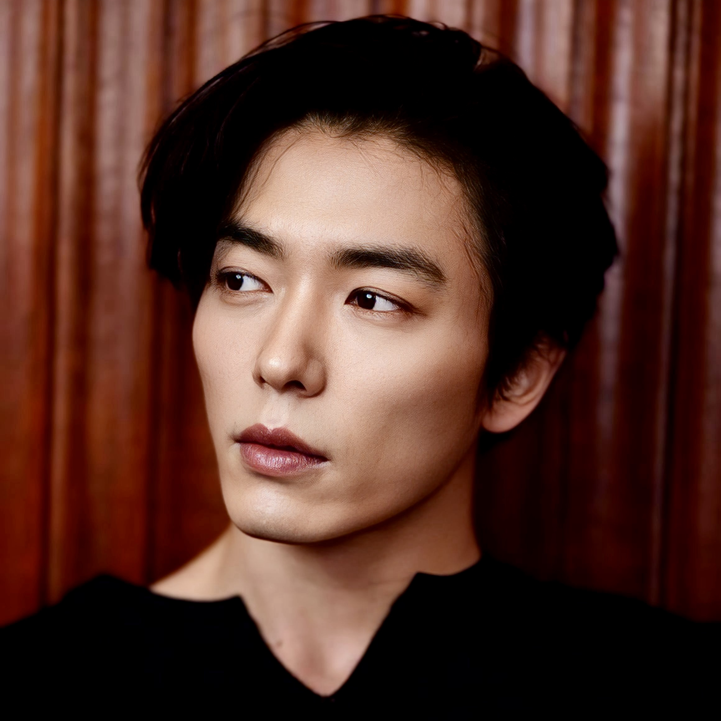 粉丝拍下的金材昱瞬间