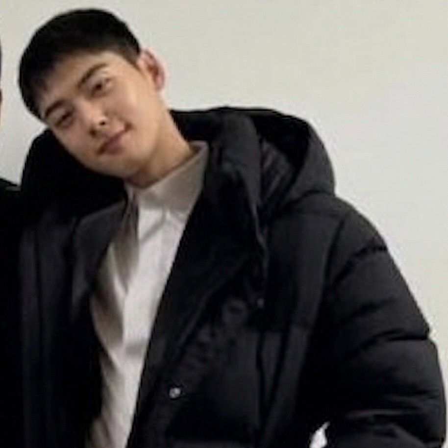 Behind-the-scenes cut of Cha Eunwoo