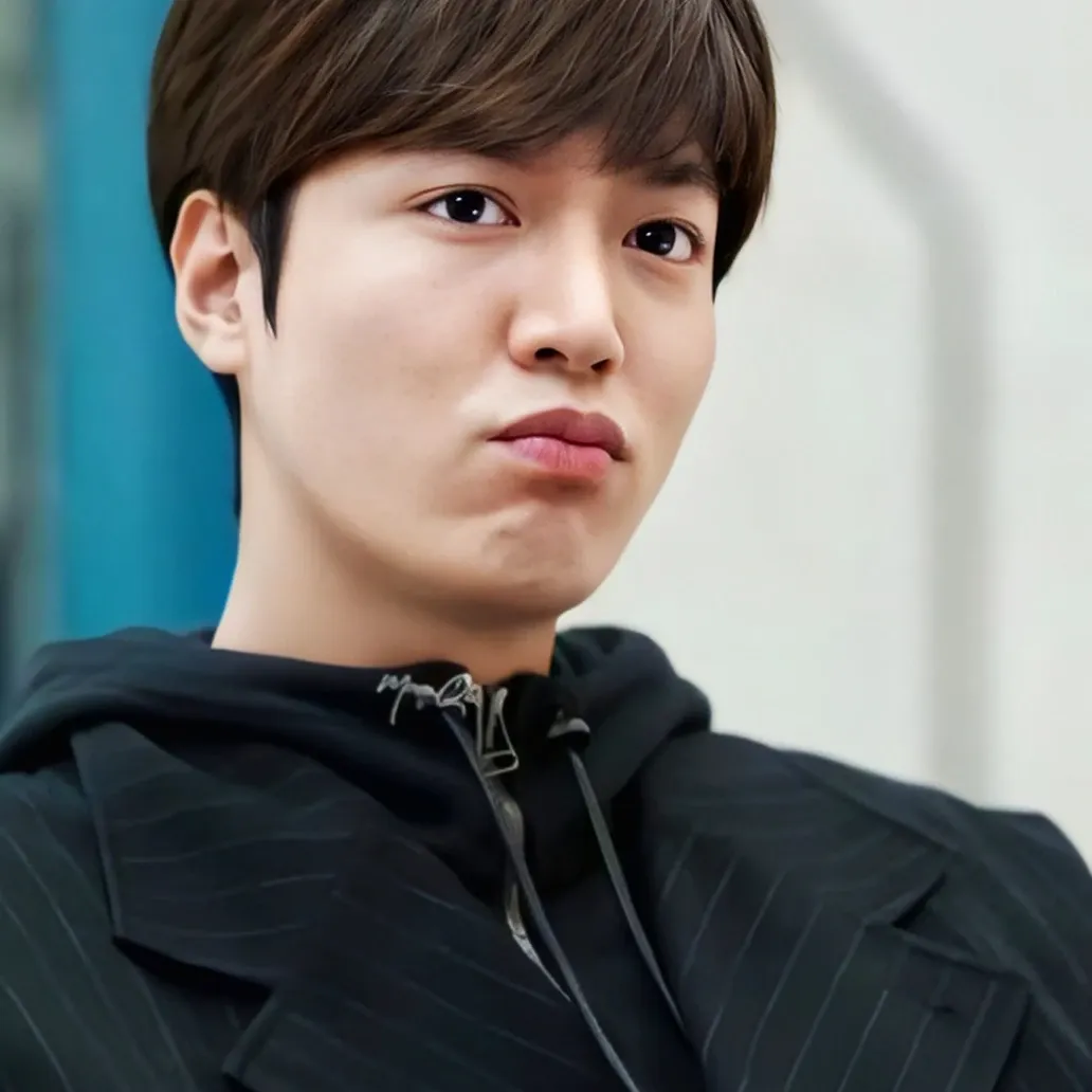 Recent activity shot of Lee Minho