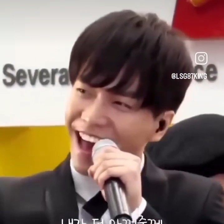 A moment captured by a fan of Lee Seunggi