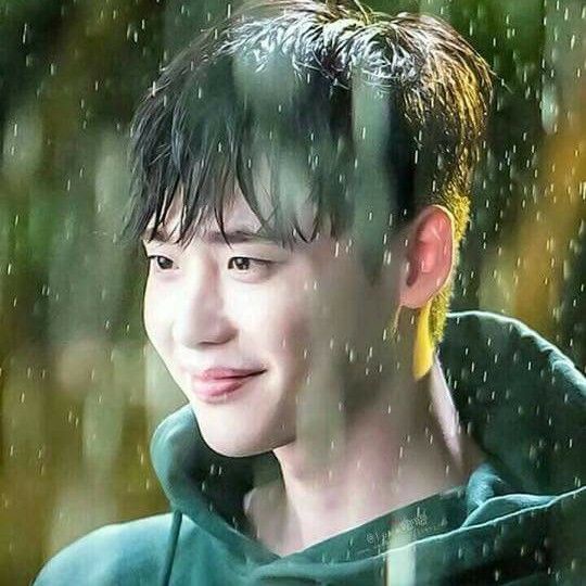 A moment captured by a fan of Lee Jongsuk