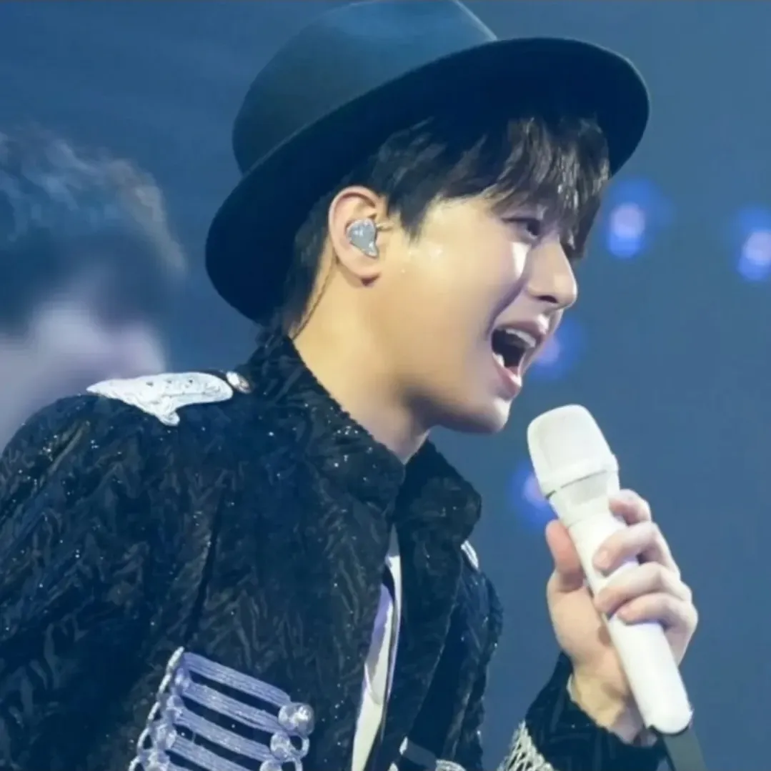 Momen yang diabadikan oleh penggemar Lee Chanwon